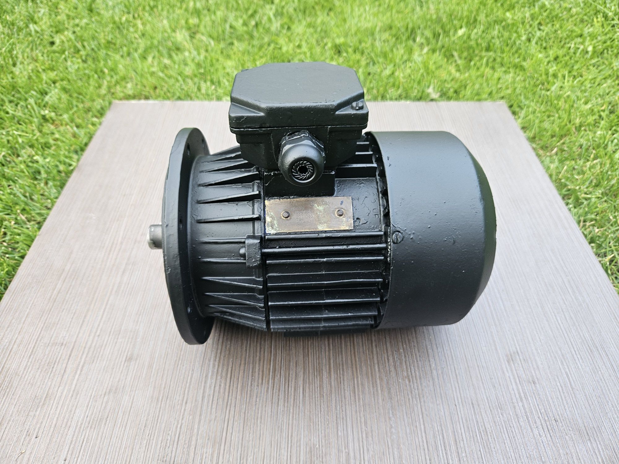 Silnik 0.55kw 3 fazowy