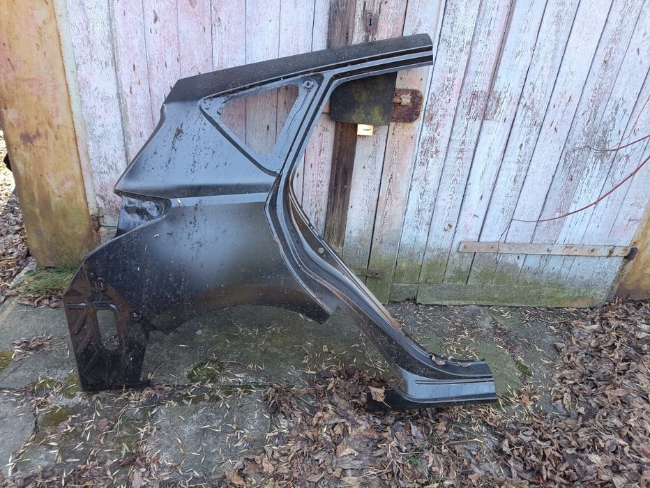 Toyota Auris II hatchback HB błotnik tylny prawy poszycie nowe orginał