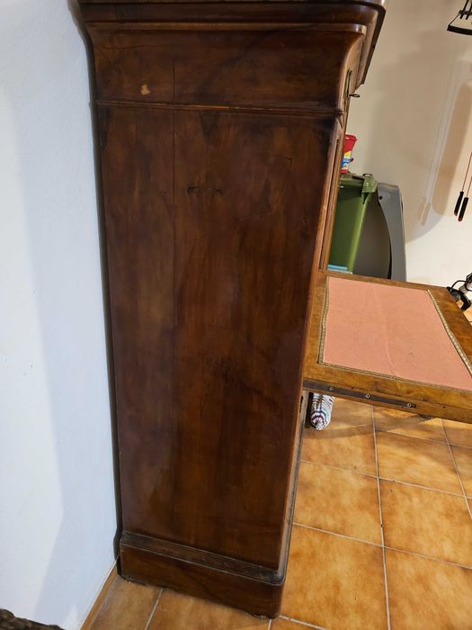 Secretária à abattant Luís Filipe, pela melhor oferta