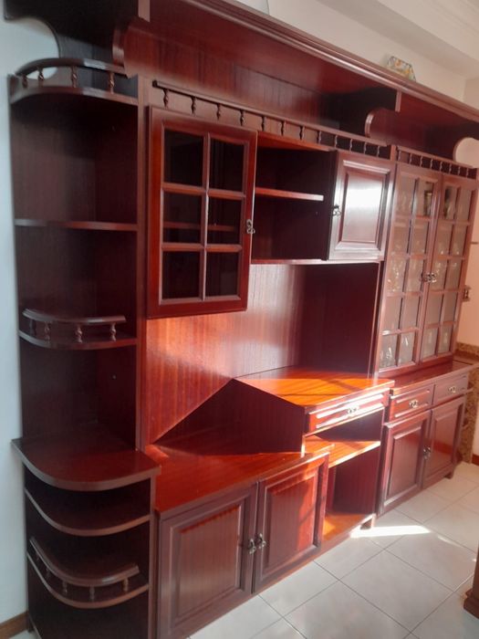 Móvel de Sala Com Cristaleira