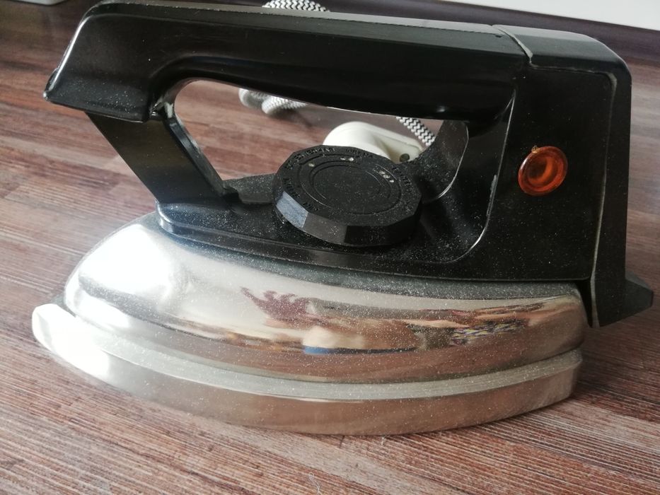 Sprzedam nowe żelazko krawieckie moc 1000W