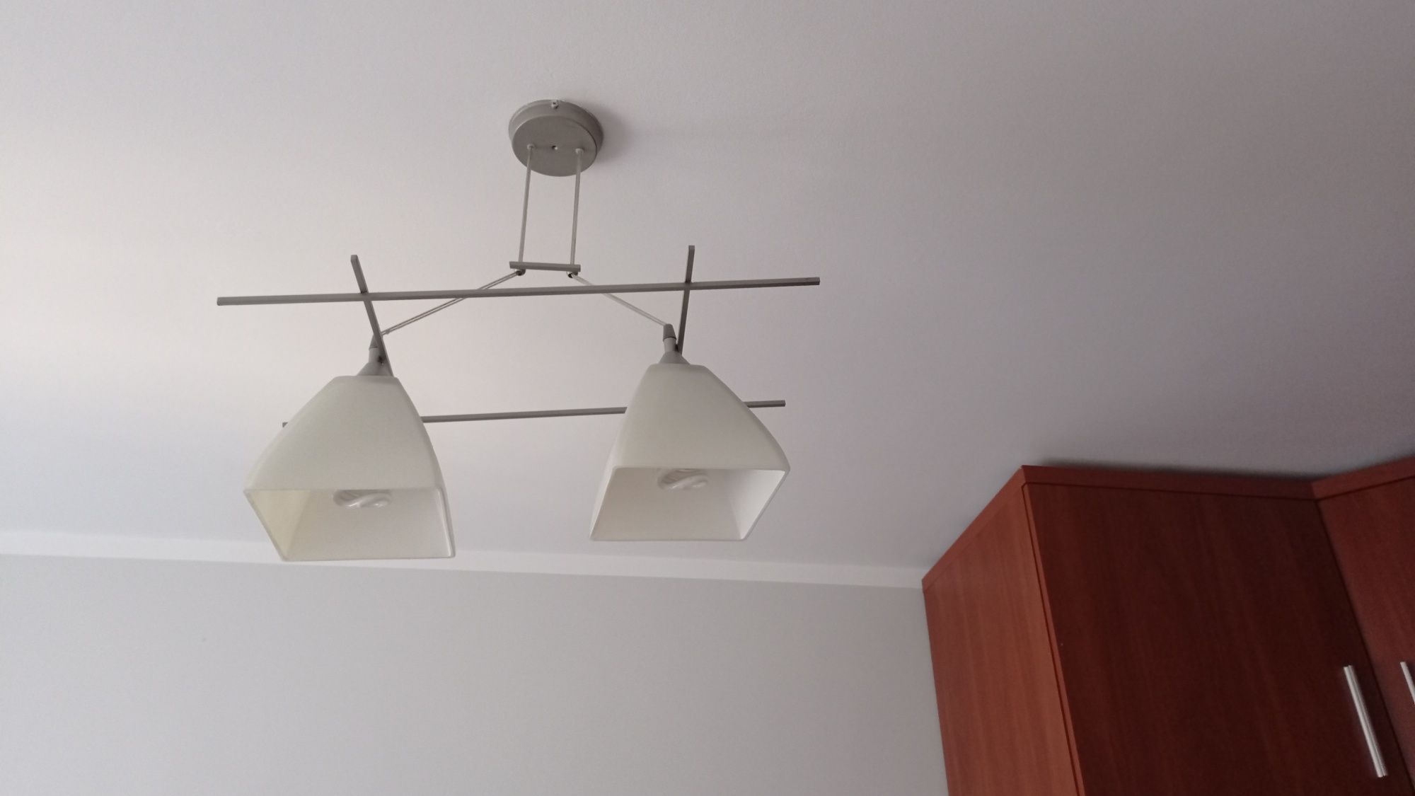 Lampa sufitowa na dwie żarówki