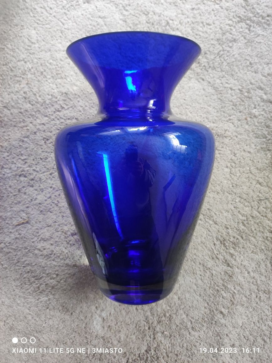 Duży wazon kobaltowy vintage z lat 80tych z Krosna. Stan idealny.