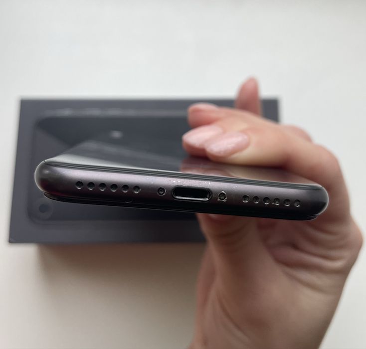 iPhone 8 64gb с коробкой Neverlock