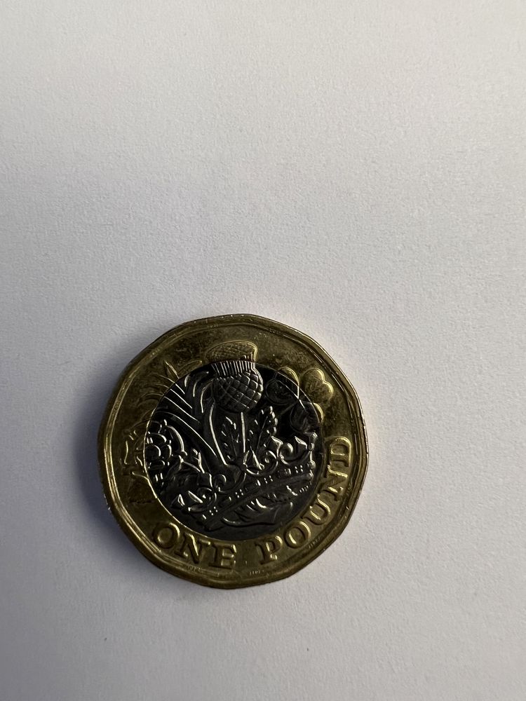 Монета One Pound