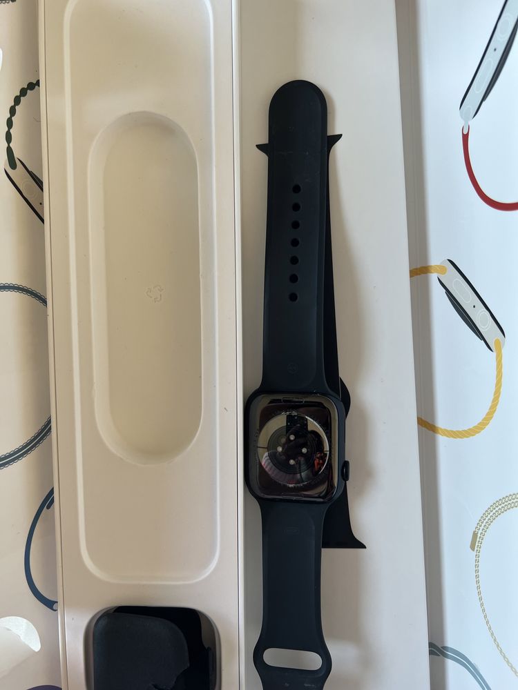 Apple Watch Série 8 45mm semi-novo venda URGENTE (negociável até 350€)