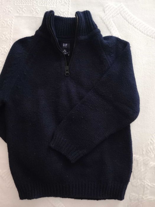 Conjunto de roupa menino, 4 peças, marca Zara, GAP e Rebel, tudo 12€