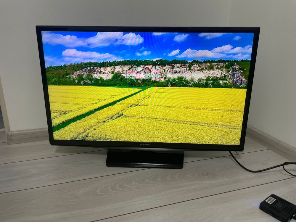 Телевізор SAMSUNG 32 простий