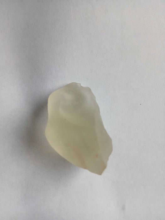 tektyt szkło libijskie naturalne rzadki okaz przezroczysty z Sahary