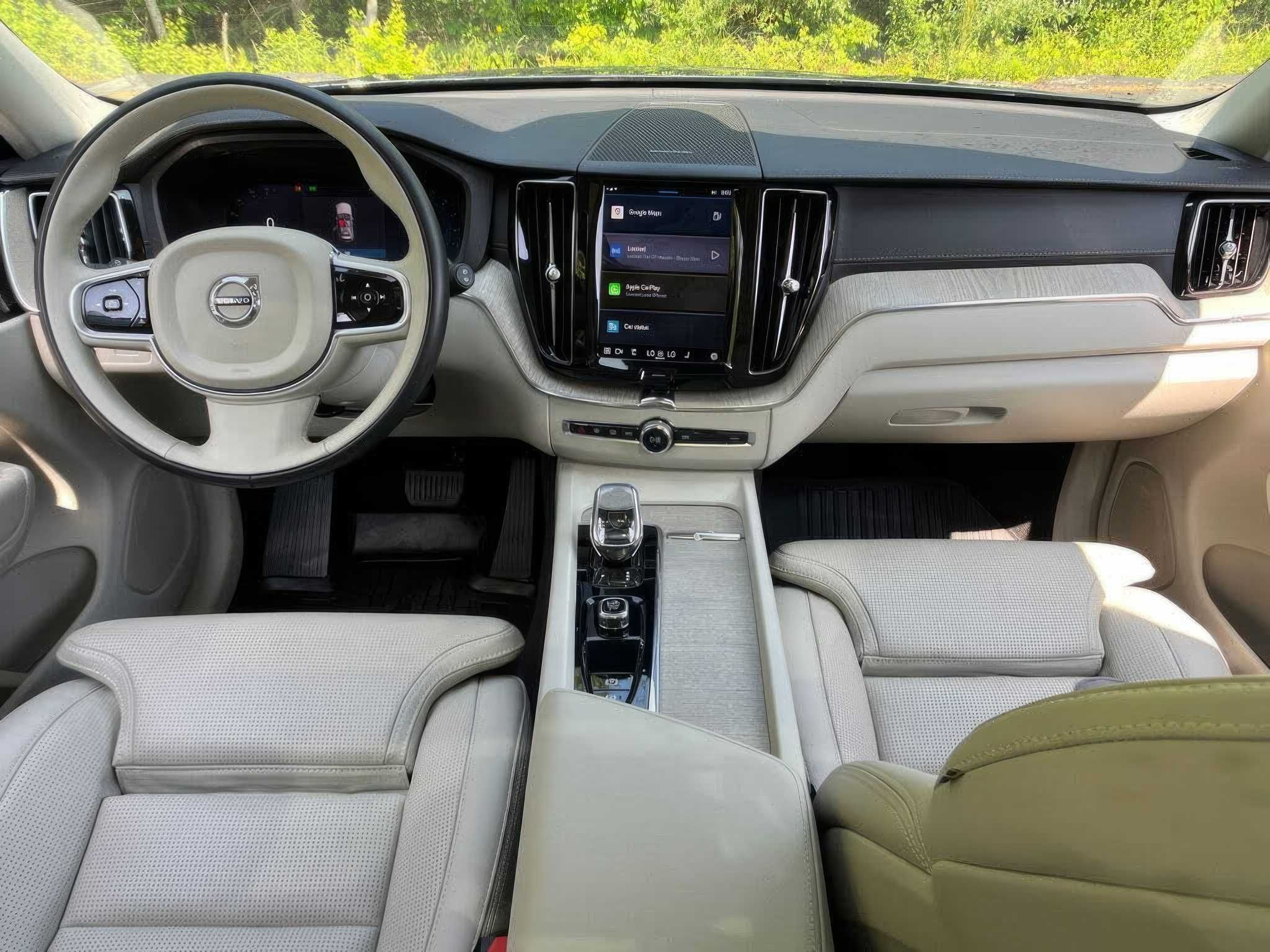 2022  Volvo XC60
