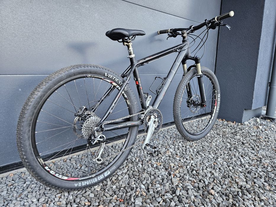 Rower. Cube. rozm.  18". XT