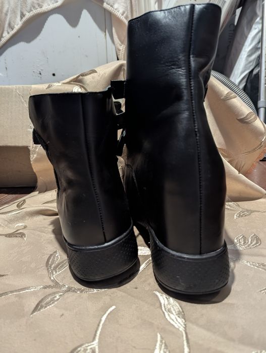 Ортопедичні туфлі та зимові ботинки вироблені на замовлення