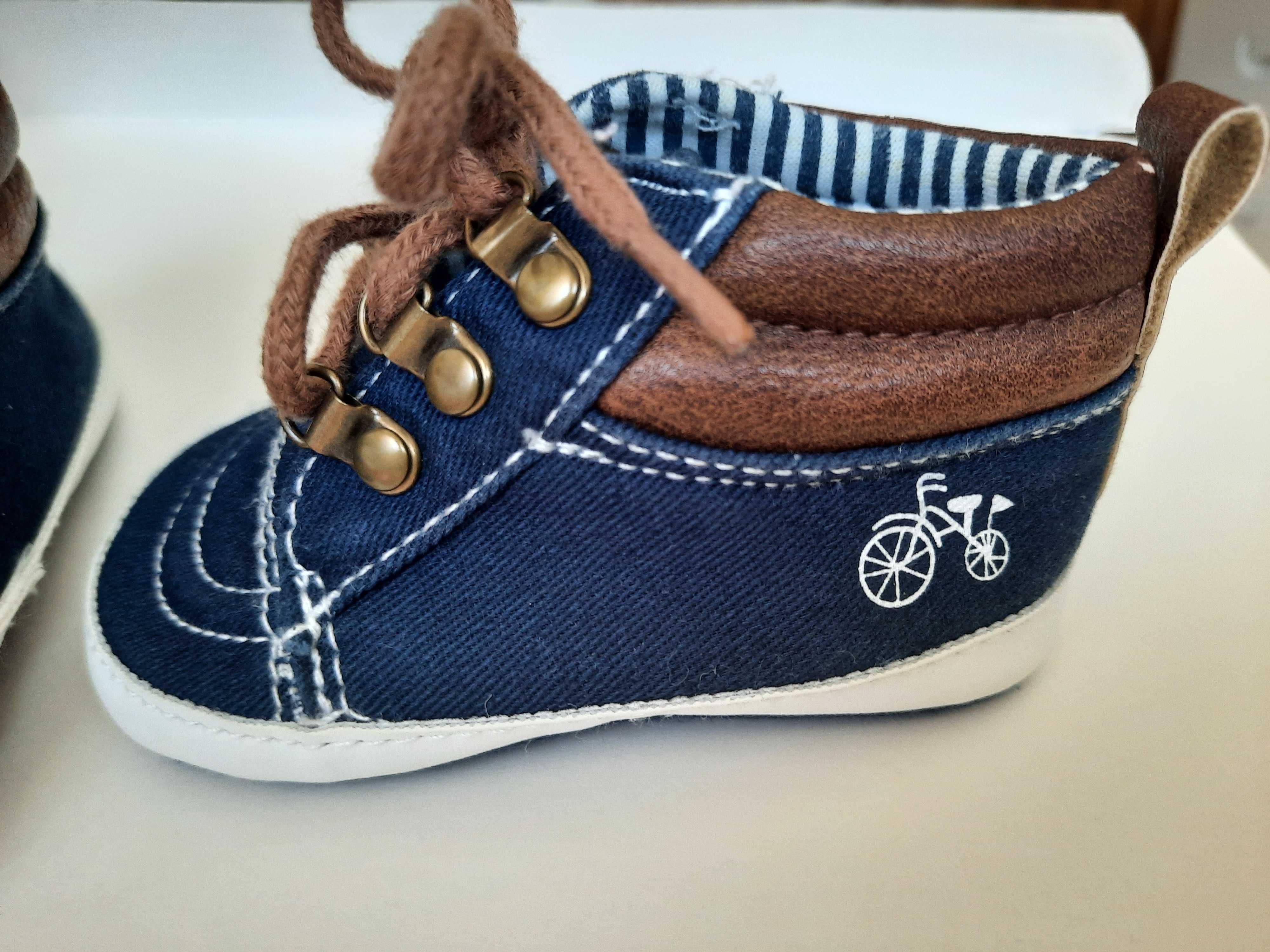 Sapato recém-nascido azul