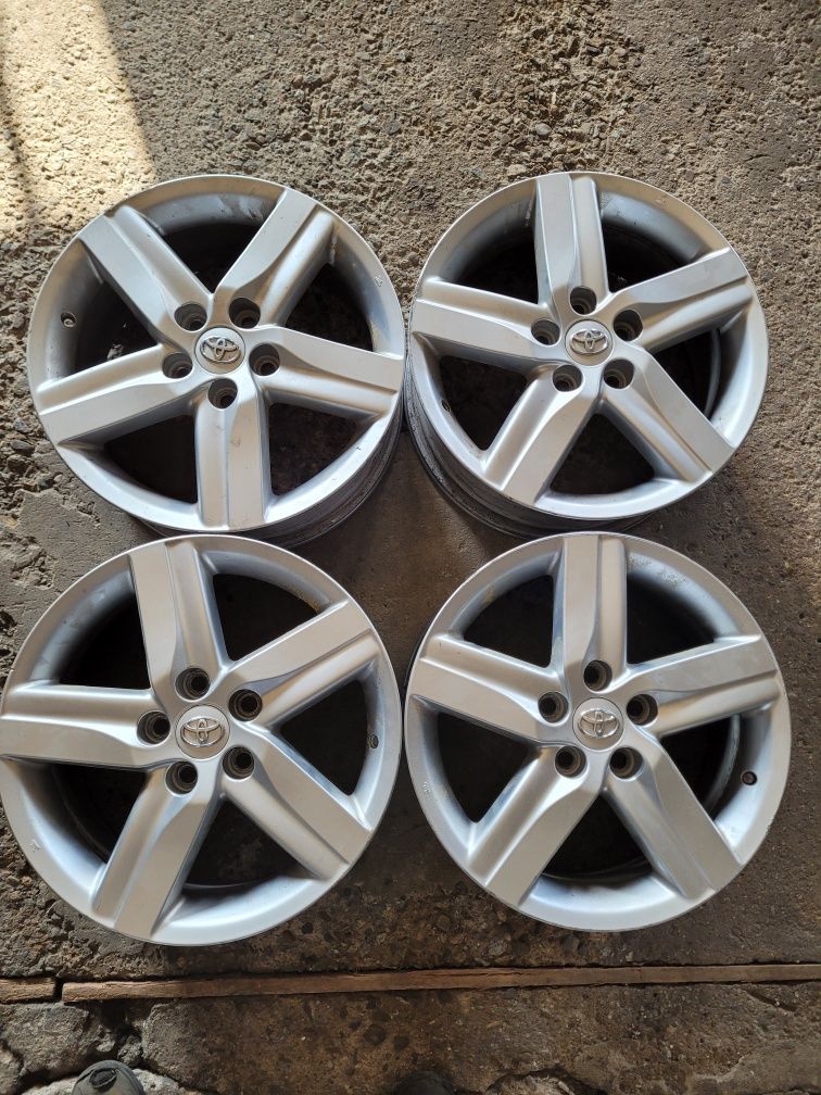 Felgi aluminiowe używane Toyota R17 5x114.3 ORYGINAŁ!