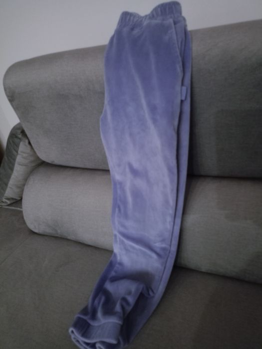 Spodnie welurowe i koszulka 4F r. 134.