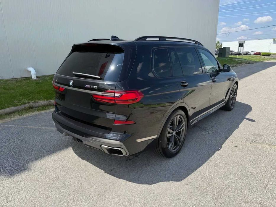 BMW X7 M50i      2020