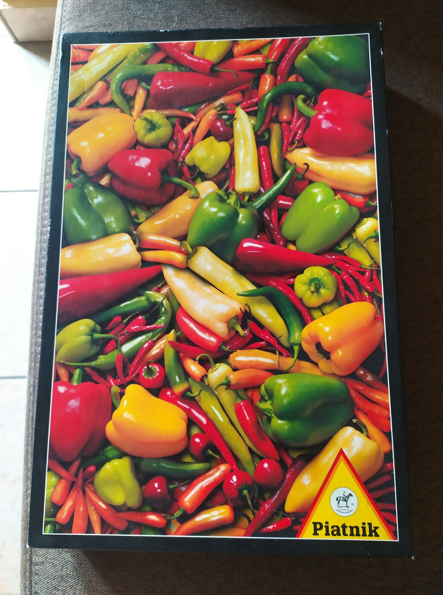 Puzzle 1000 elementów Piatnik, bardzo trudny wzór.