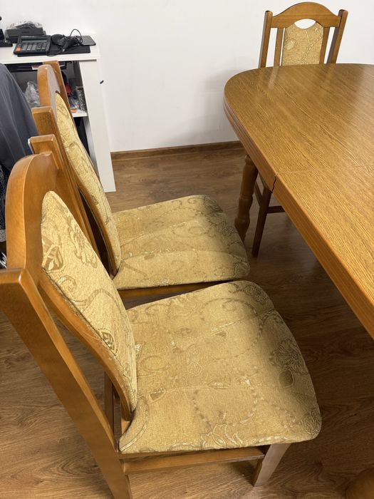 stół z 6 krzesłami – idealny do jadalni lub salonu!