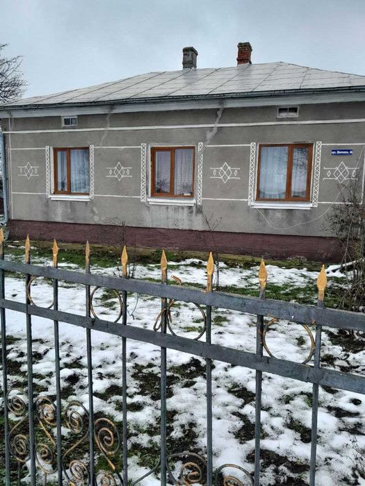 Продається будинок в с. Переспа, в хорошому стані, велика територія.