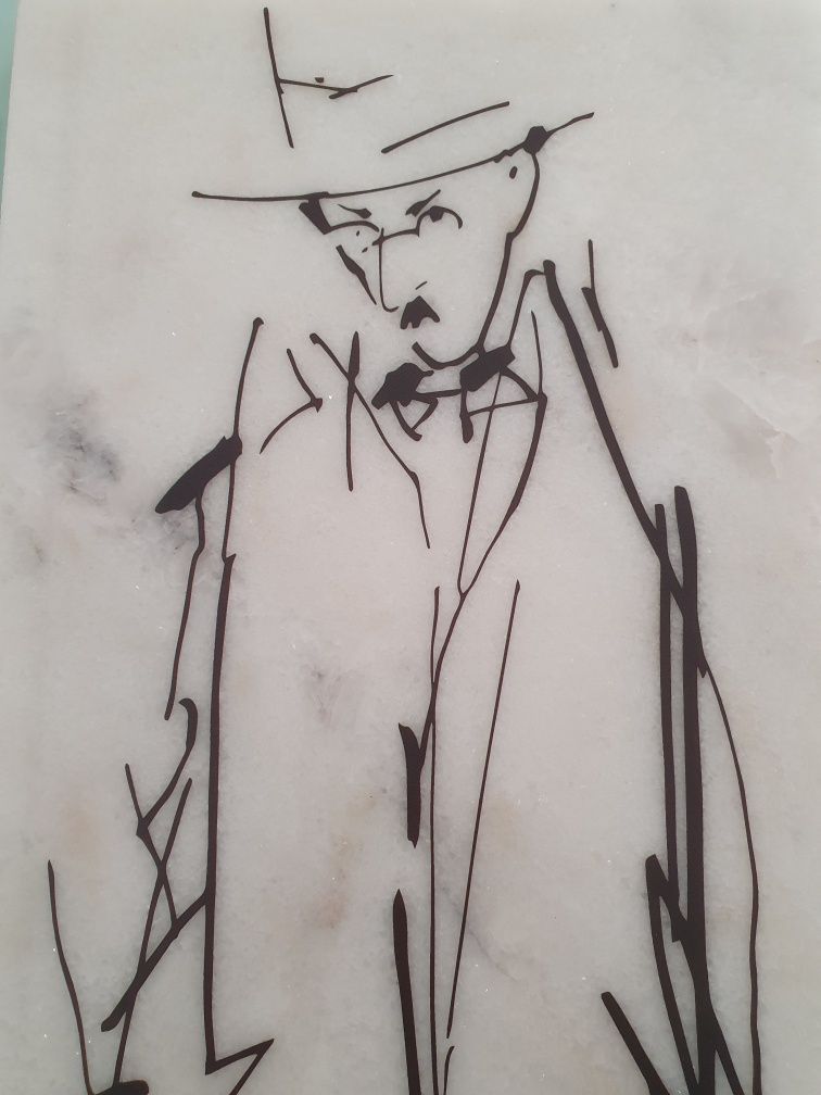 Fernando Pessoa de Julio Pomar em marmore