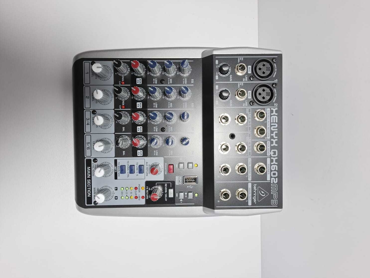 Мікшерний пульт BEHRINGER XENYX QX602MP3