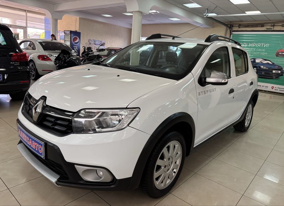 Renault Sandero Stepway 0.9i 12V АКПП 2017 р.в. (90 к.с.)