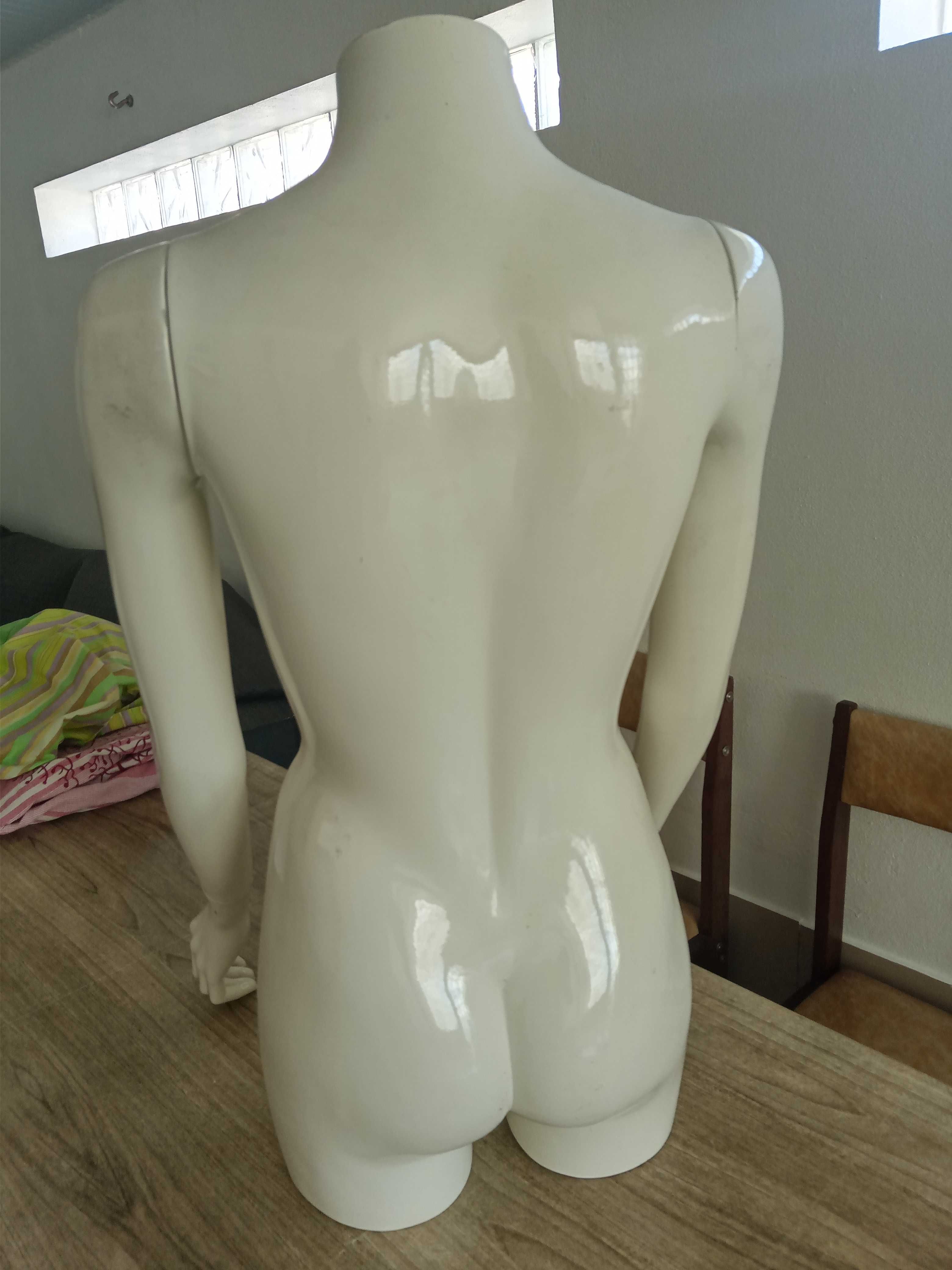 Manequim branco - Mulher impecavel