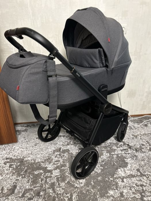 Коляска Carello epica 2025 року