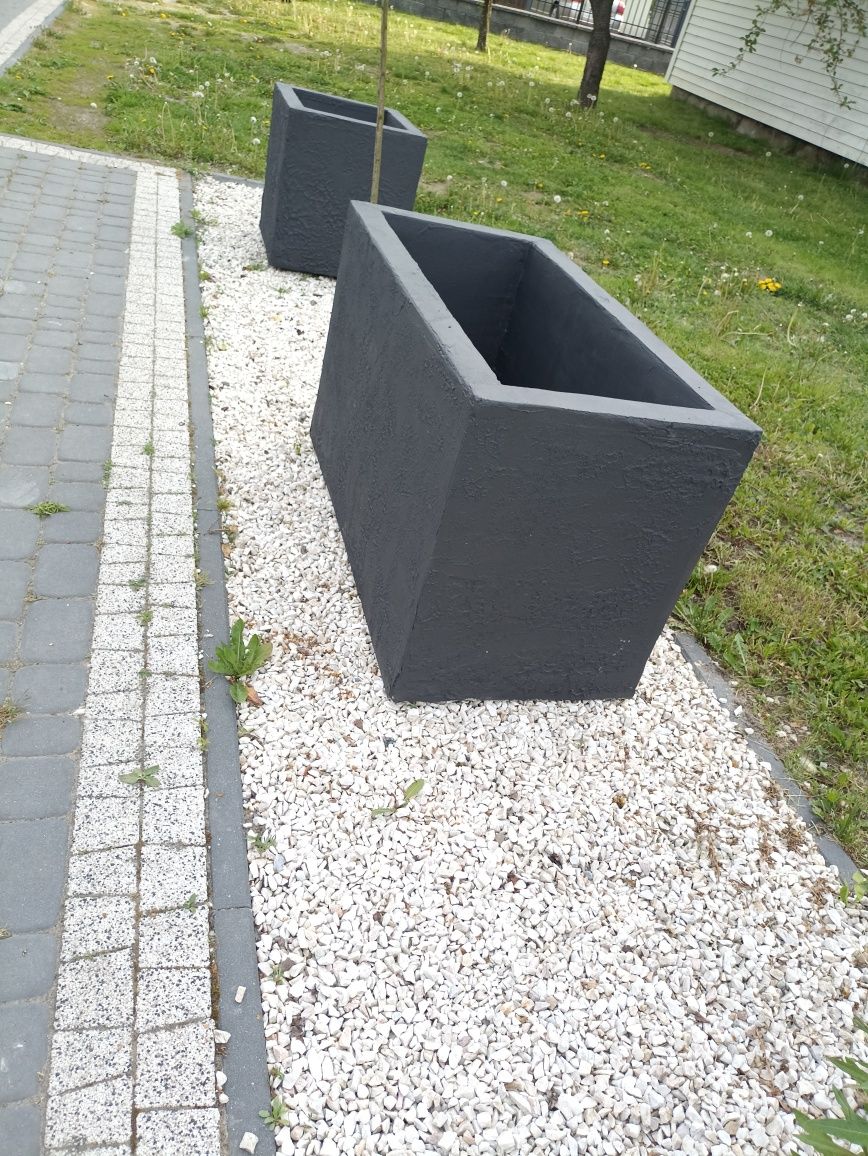 Donice termo lekkie idealne do ogrodu na taras oraz balkon