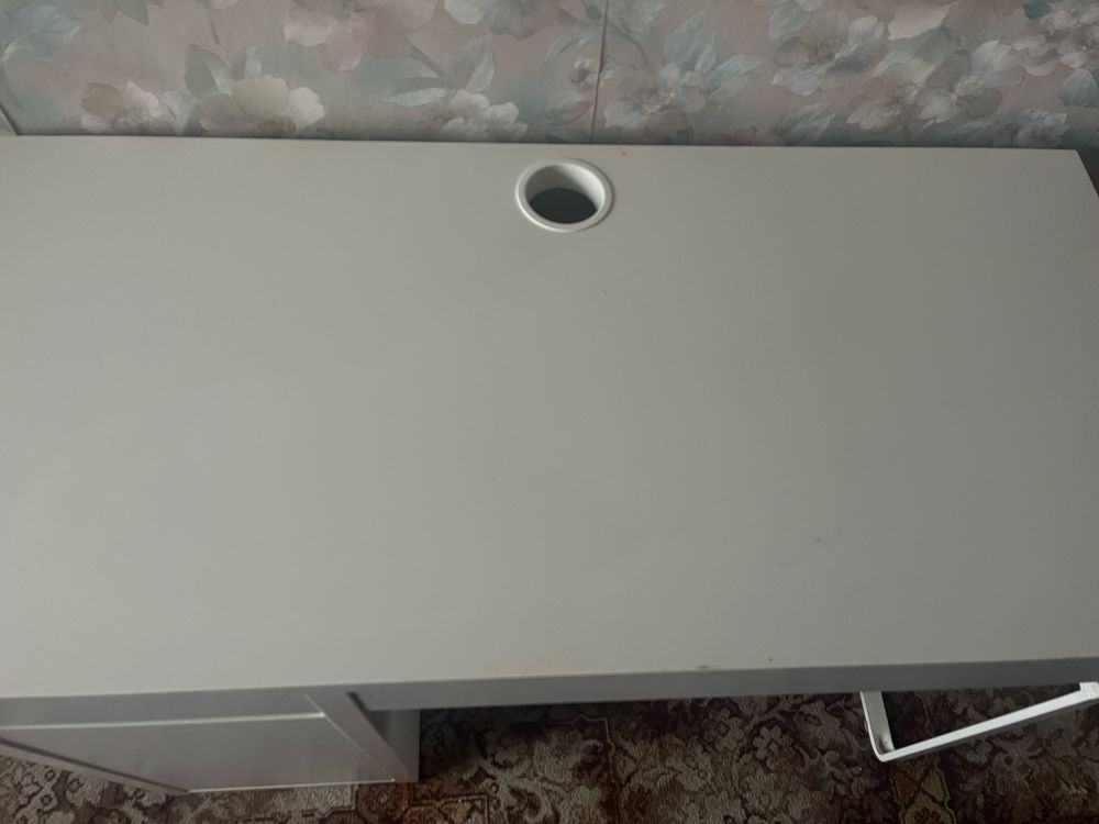 Biurko IKEA Micke Białe w bardzo dorbym stanie