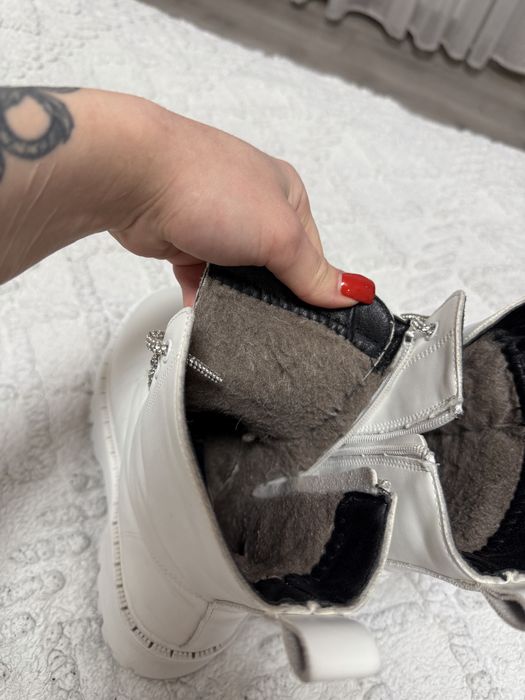 Продам женскую обувь