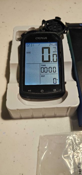 Licznik rowerowy Bluetooth ANT+ GPS CYCPLUS M1 + uchwyt z2.