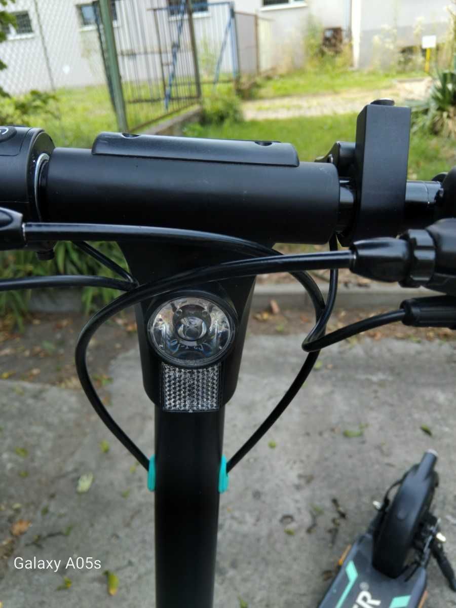 Hulajnoga elektryczna KESSER e-scooter 120 kg 20 km/h koła 10"