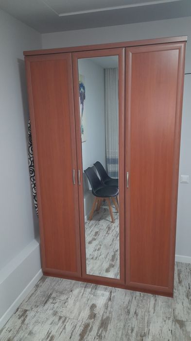 Шафа 3 дверна з дзеркалом.Розмір  2.25×1.35×0.6