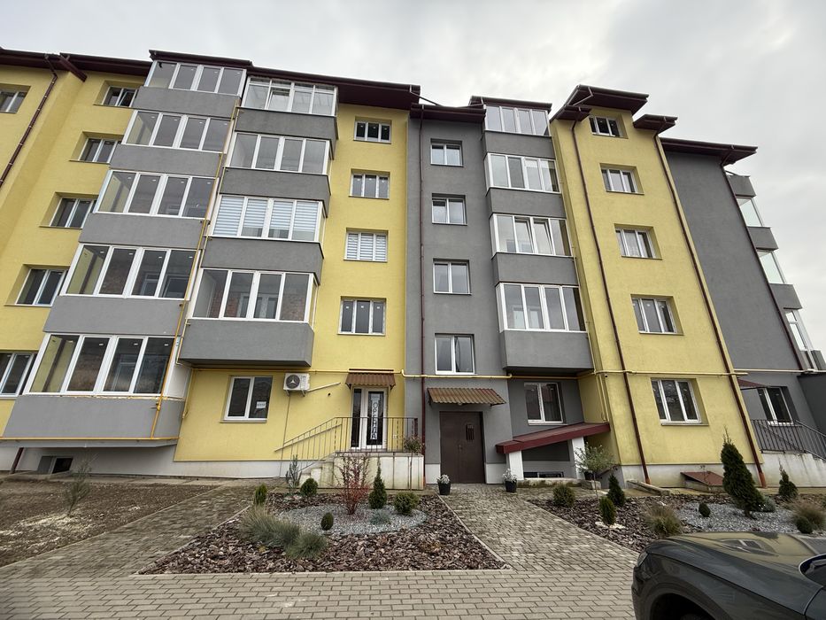 Новобудова, здана, 2кімн. можна по перерахунку. Пустомити