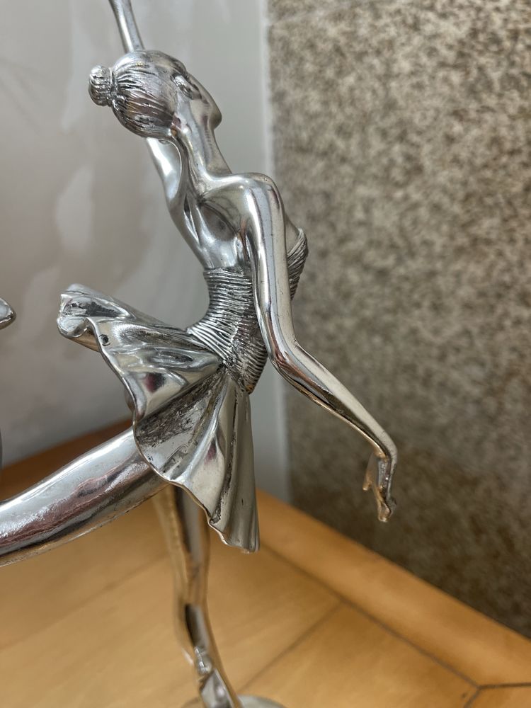 Bailarina decorativa em prateado