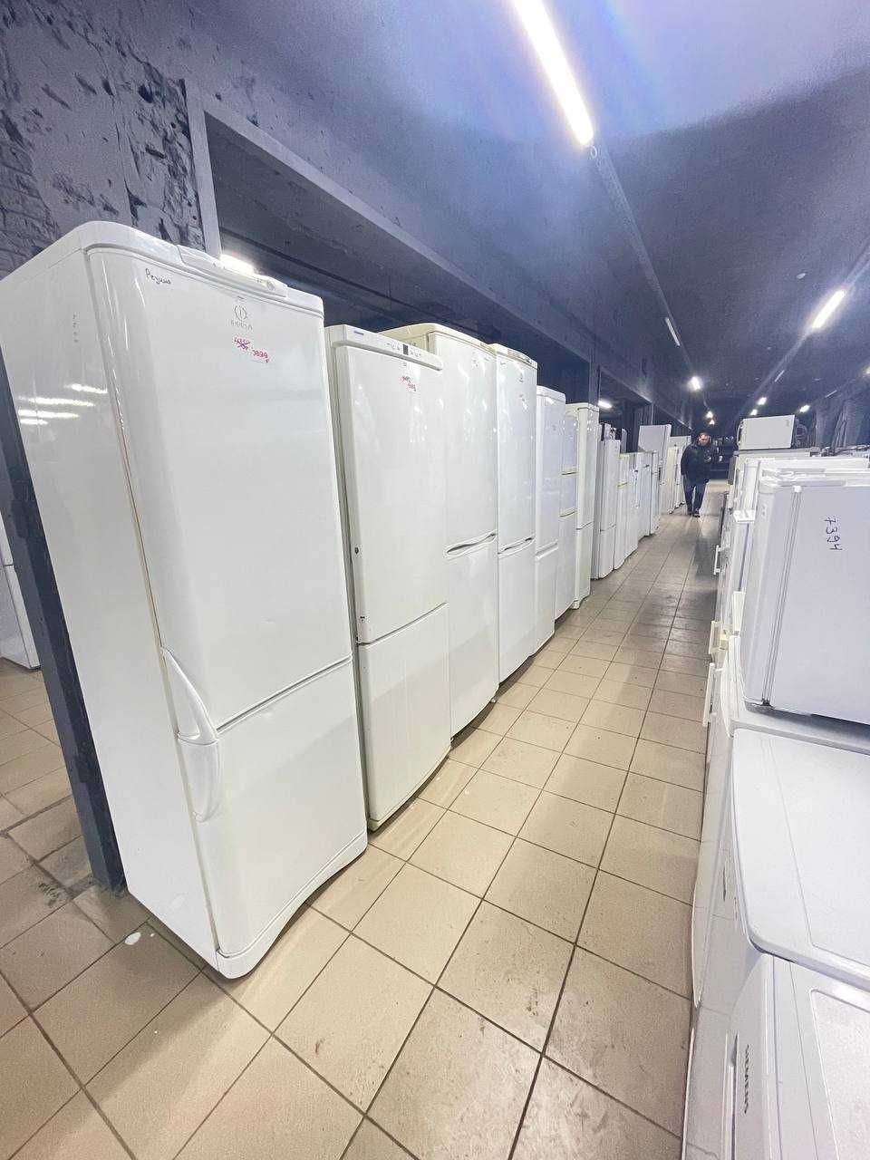 Двокамерний холодильник б/в INDESIT DF4181W з ЄС Система NoFrost. Київ