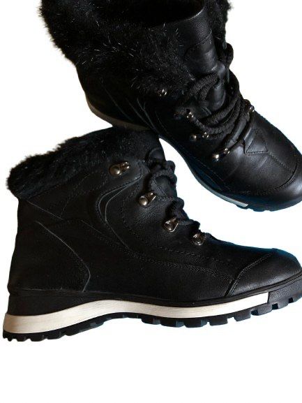 Продам шкіряні черевики(утеплені кросівки) 39р