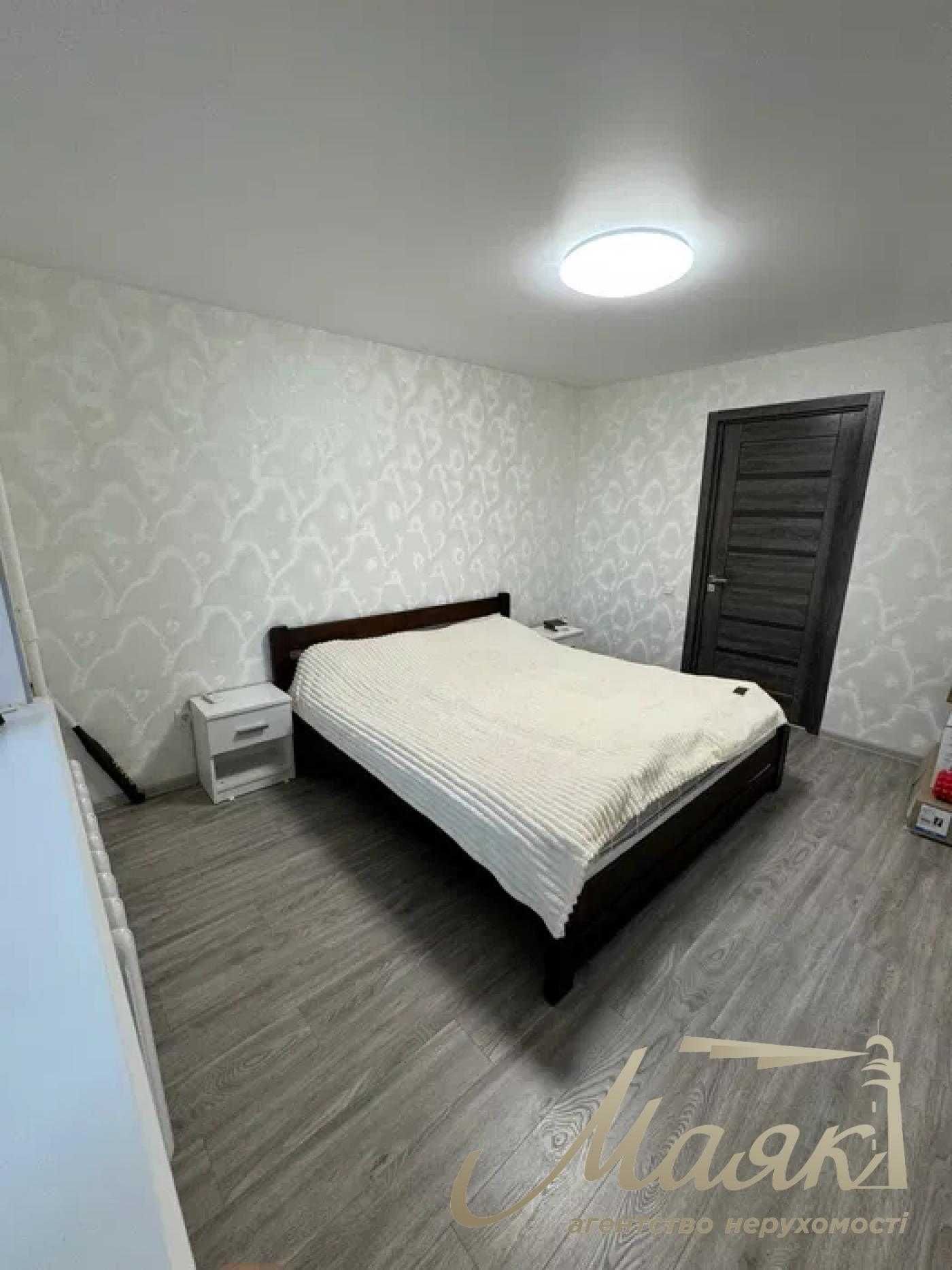 продам 2-к.кв.4/12,вул.Зап.Казачества,зуп.ПОШТА,Поліклінника