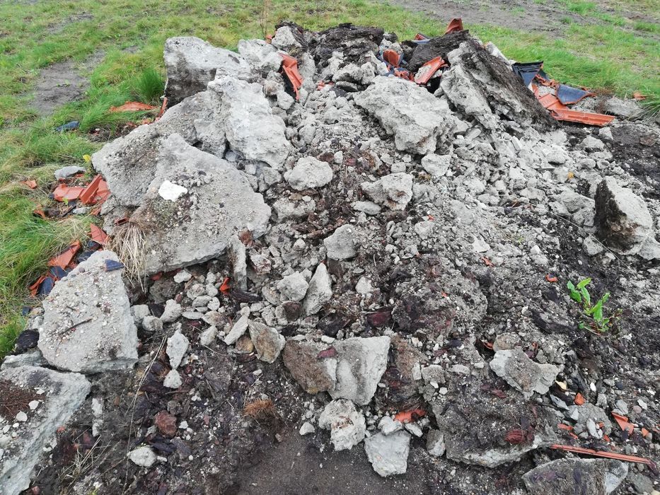 Oddam gruz dachówka ceramiczna i beton