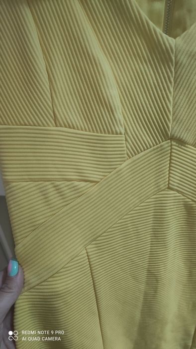 Przepiękna bandażowana sukienka żółta