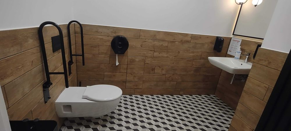 Wynajmę gabinet lekarski/kosmetyczny, po remoncie 45m, ul Markowskiego