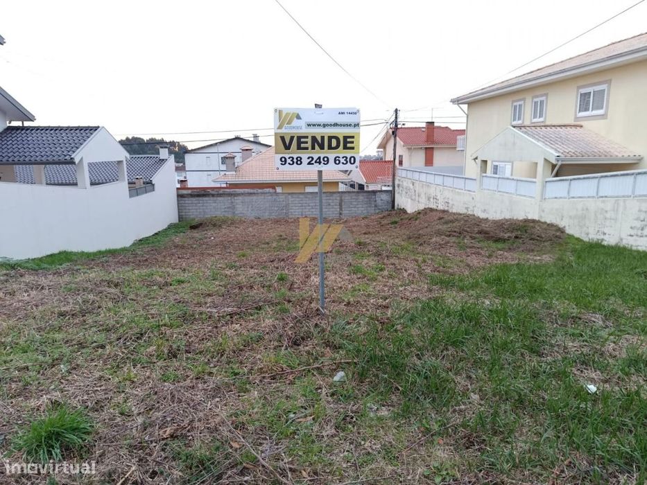 Terreno construção de moradia de 4 frentes