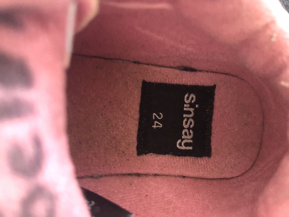 Buty dziewczece.
