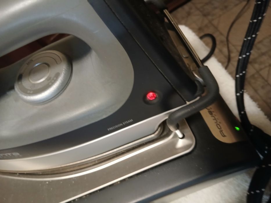 Ferro de engomar roventa