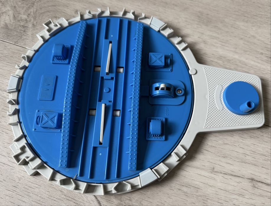 Obrotnica Tomy do torów Tomica