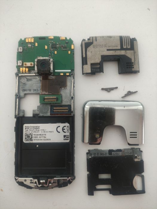 Nokia 6700 Classic На деталі. Є три Плати