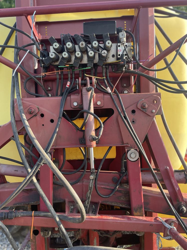 Навісний гідравлічний обприскувач нового покоління Hardi Master 1000л.