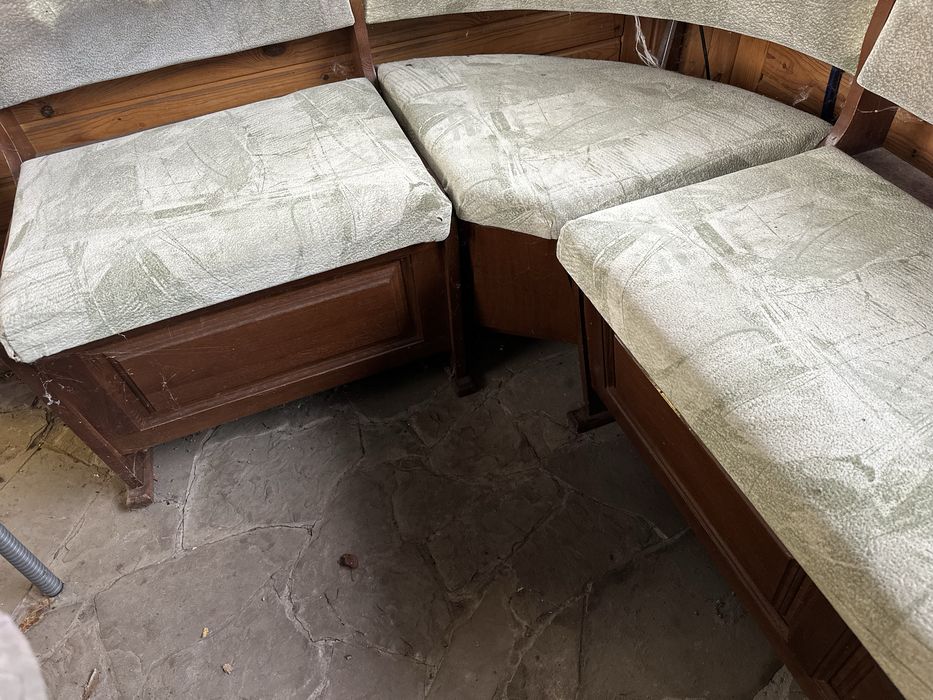 Стол и кухонный уголок из дуба