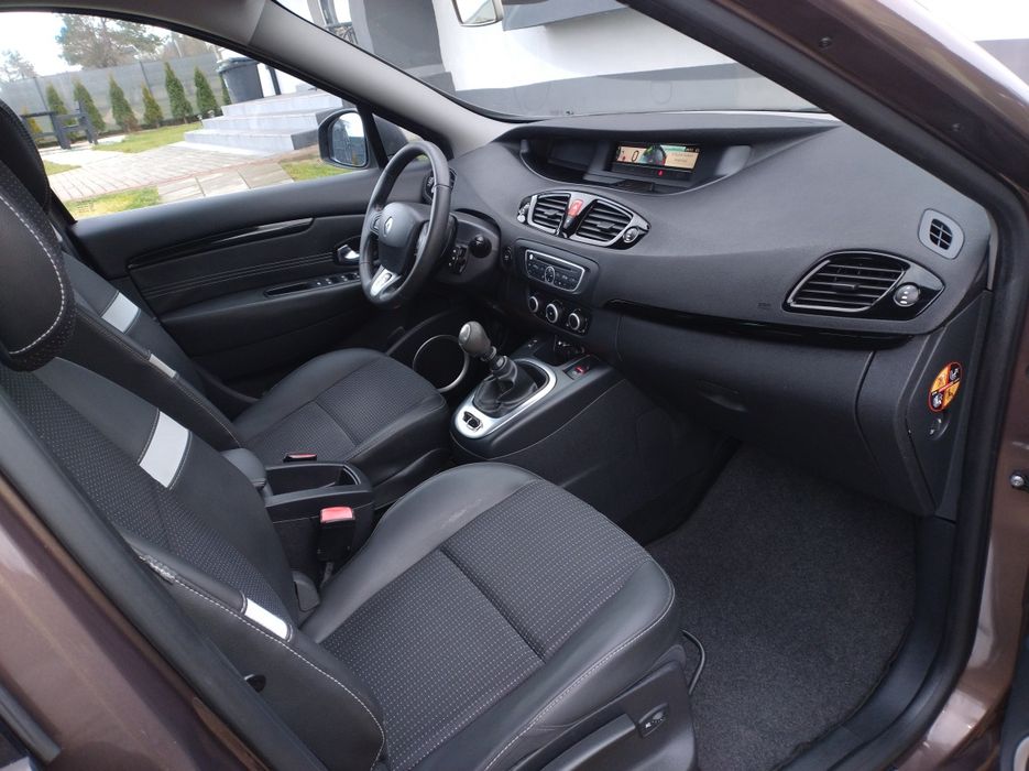 Renault Scenic 2011 1.6 16V 110 KM 6-biegów 150 tyś KM.